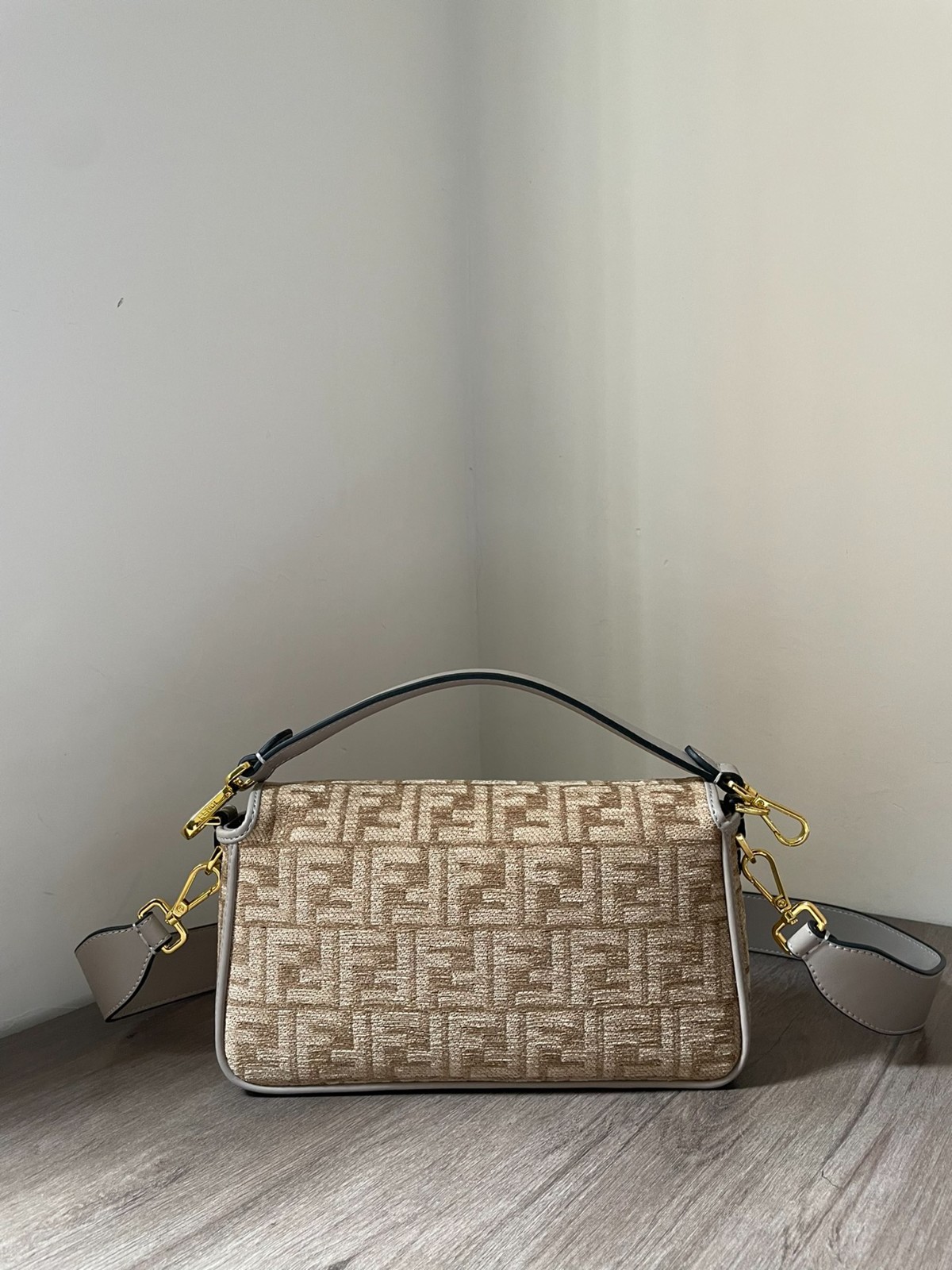 108 58123169 (26x13x6cm)