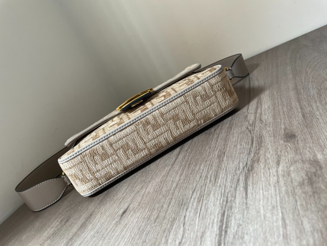 108 58123169 (26x13x6cm)