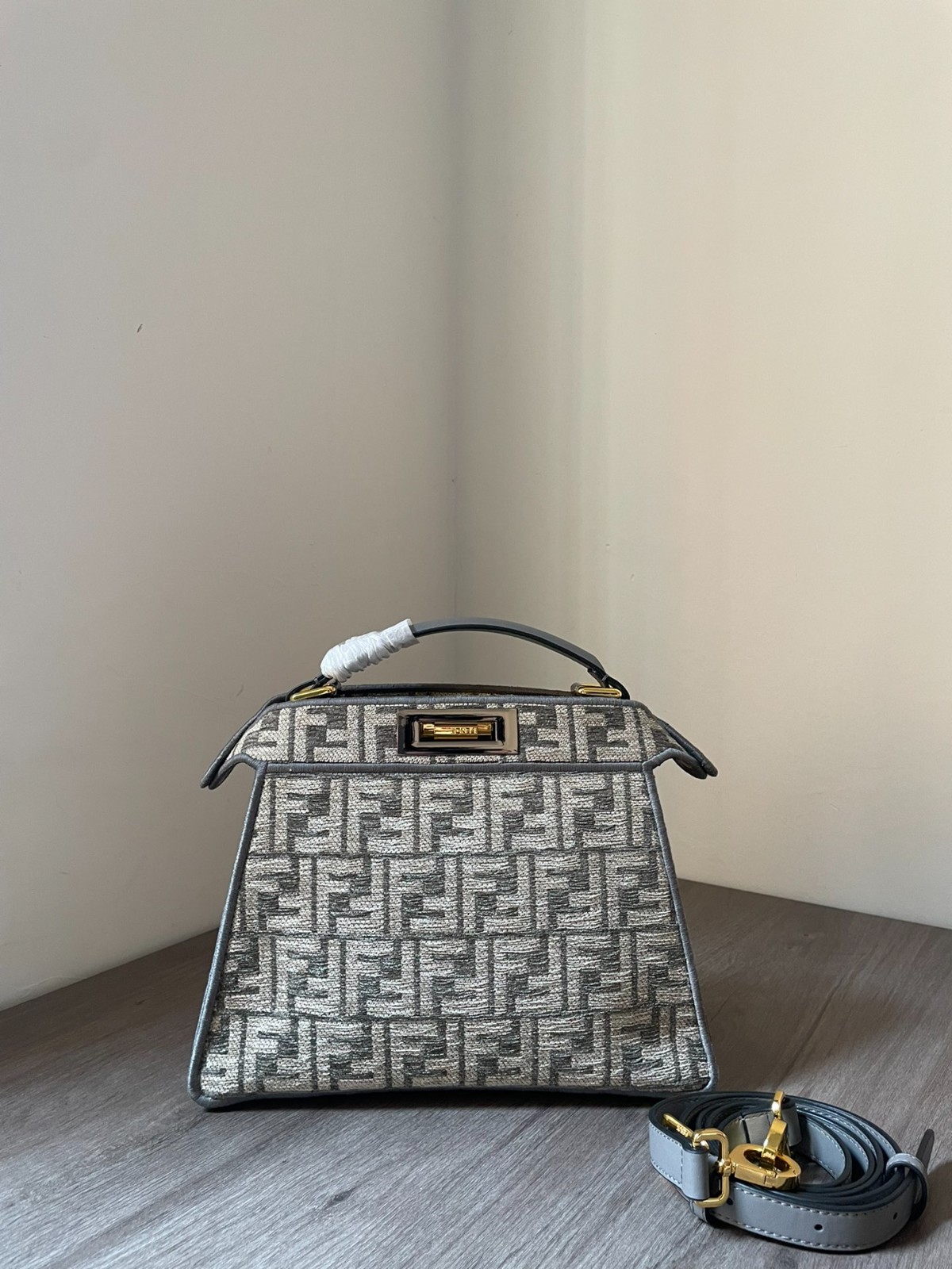 081 （33X25X13cm ）（27x21x9.5cm）