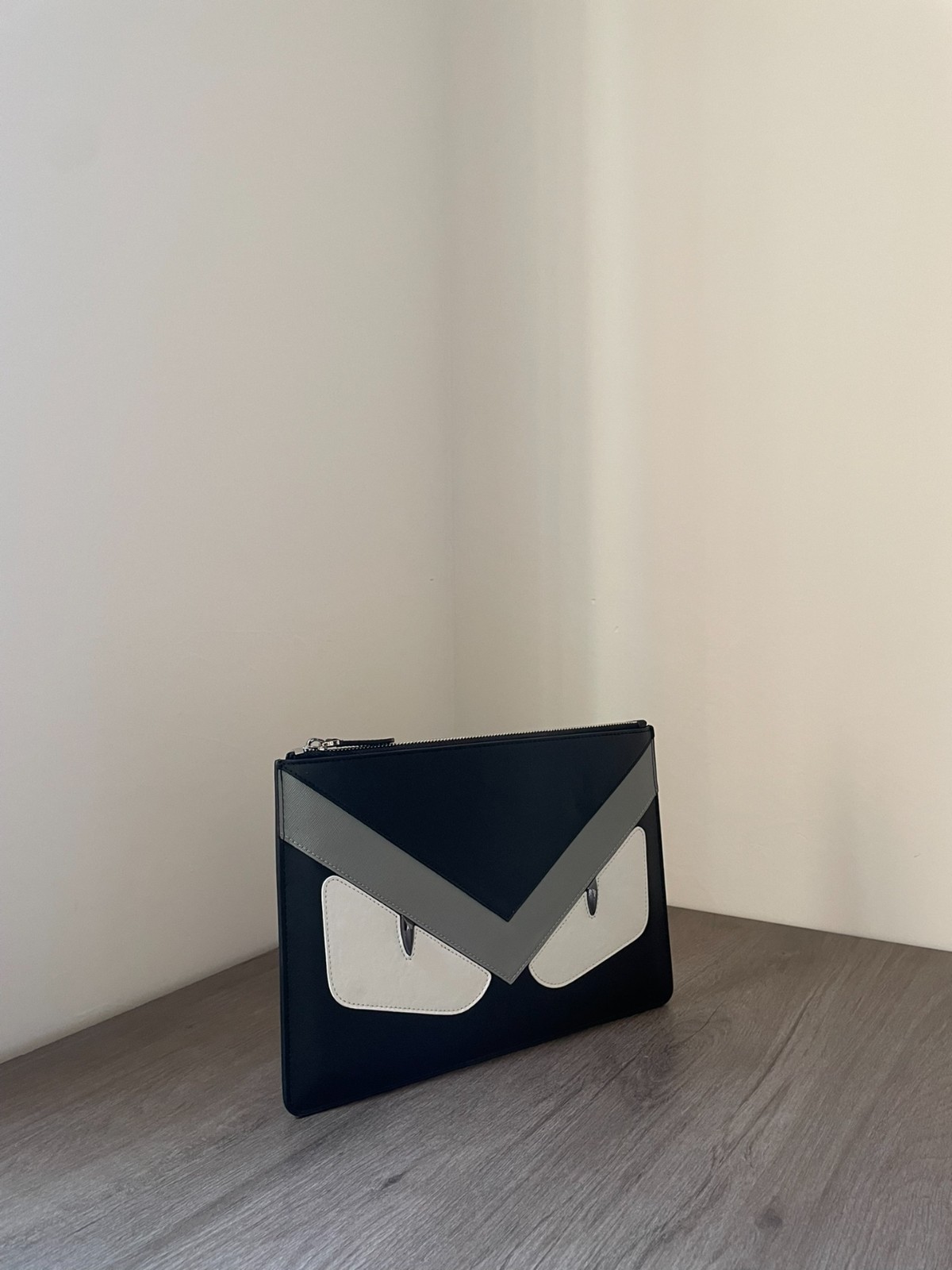 018 28123099 (30x20x2cm)