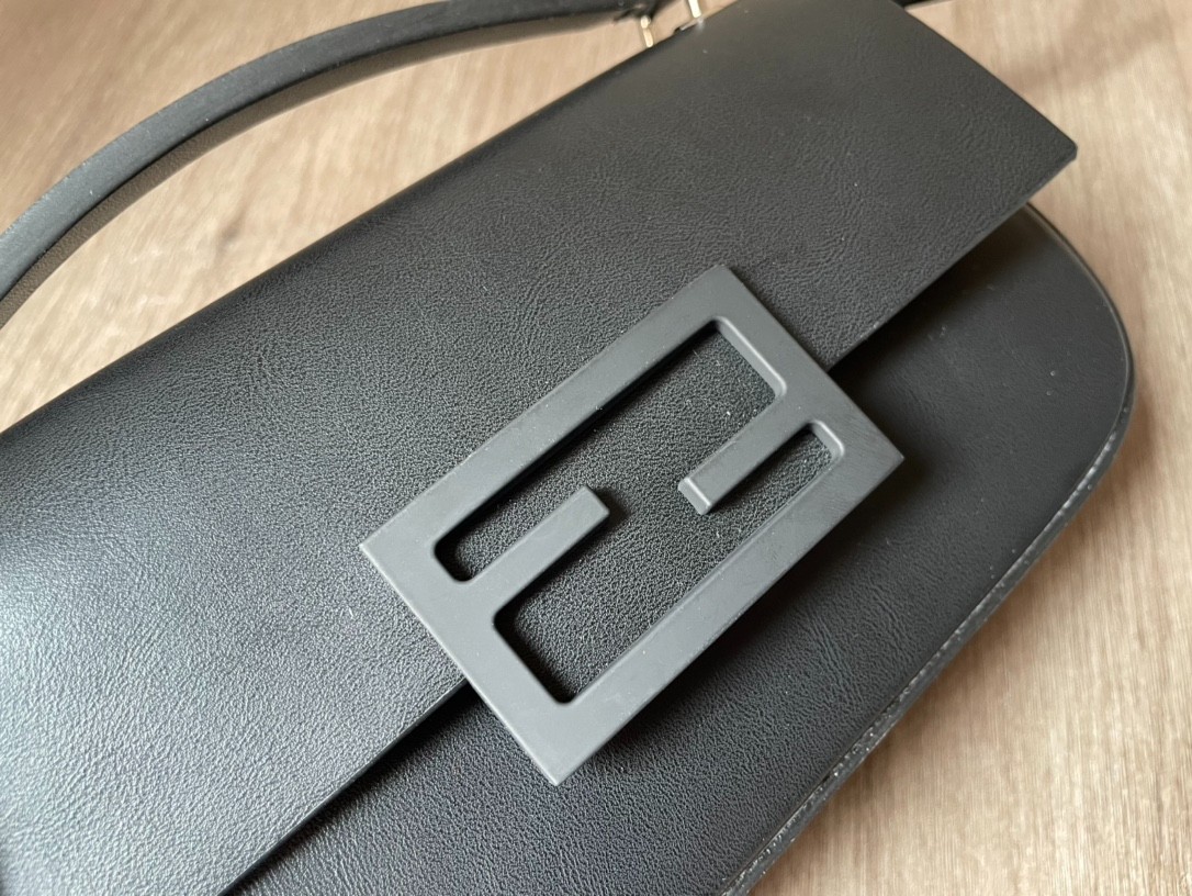 115 48123146 （19×14×4cm）