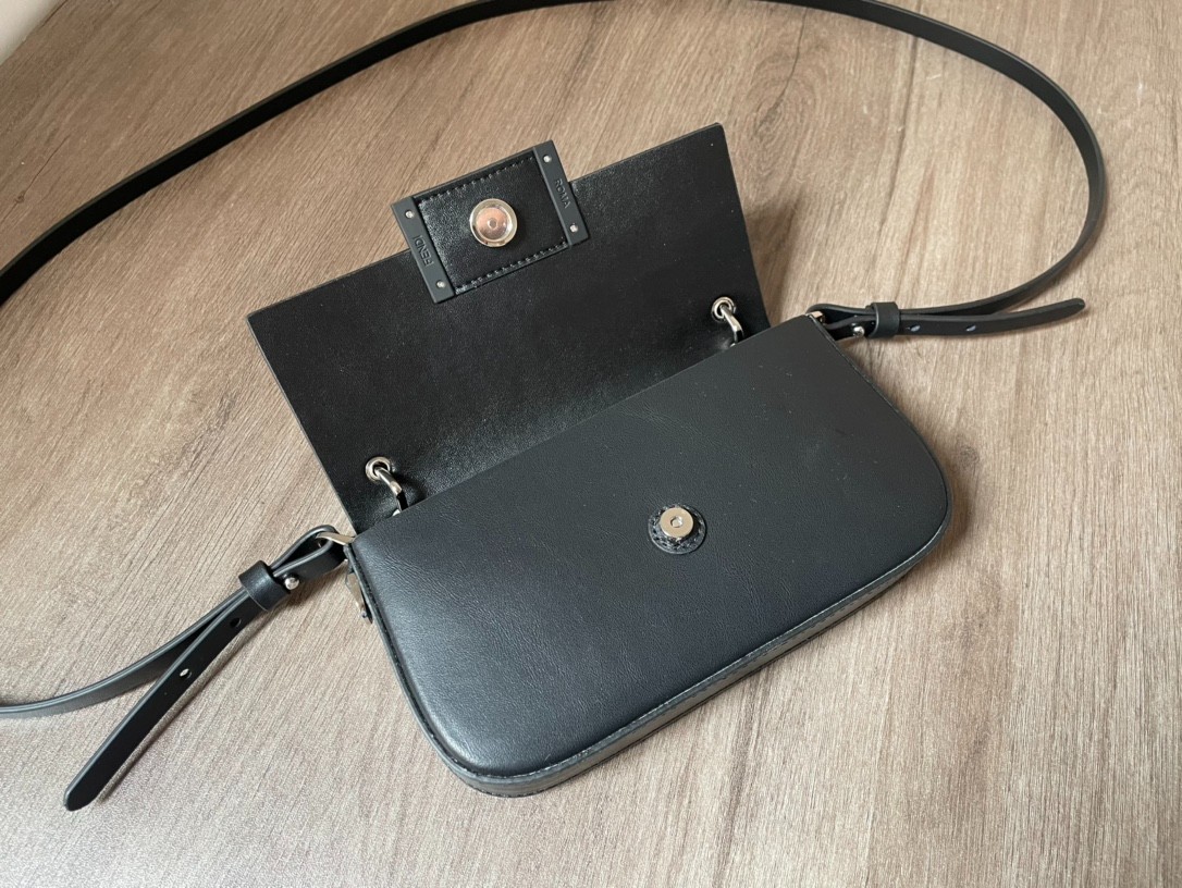115 48123146 （19×14×4cm）