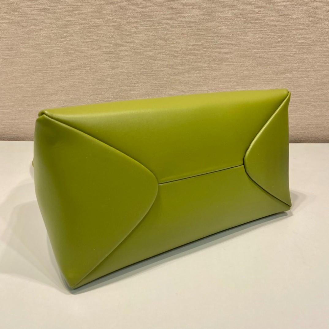 073 (26x14x13cm)