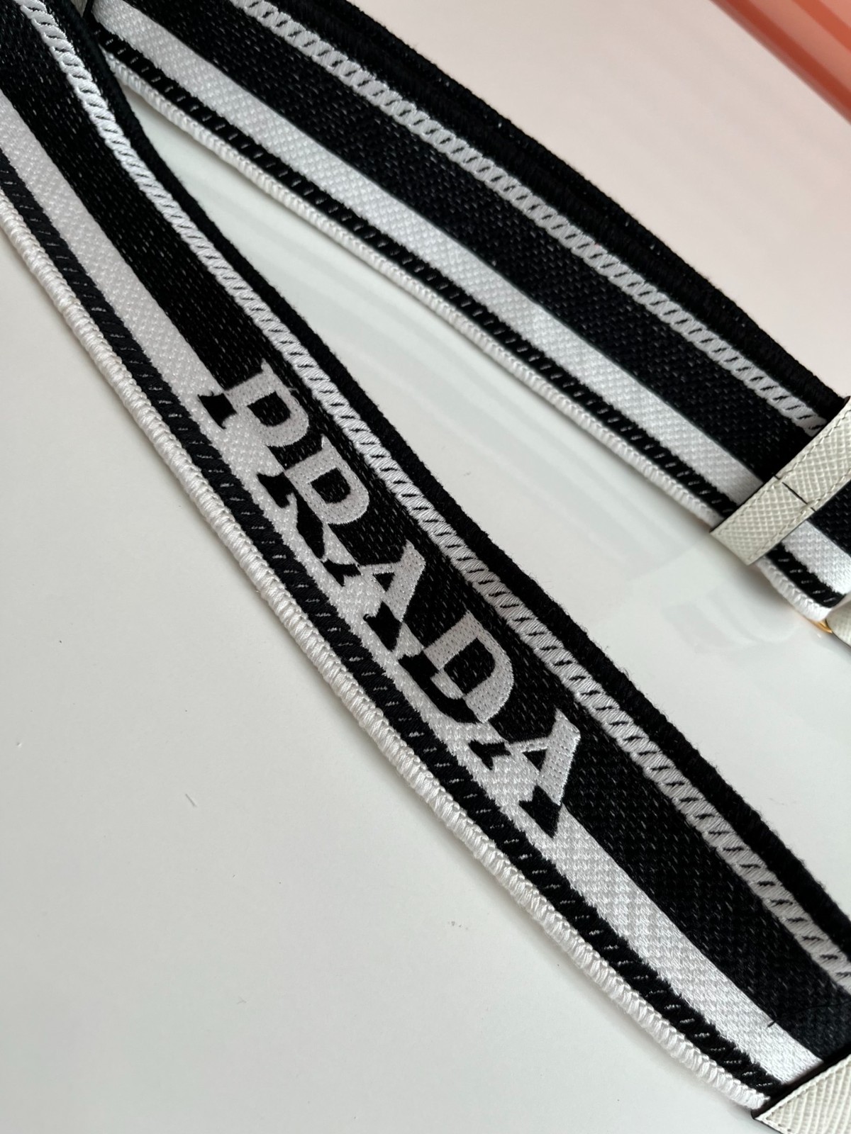 119 72123201 (21x14x6.5cm)