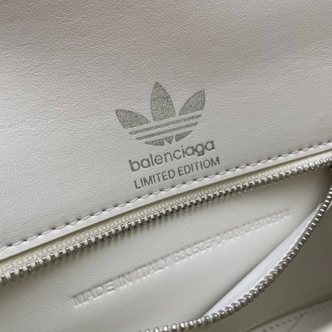 41 111#306-Balenciaga-Bags-2023SS