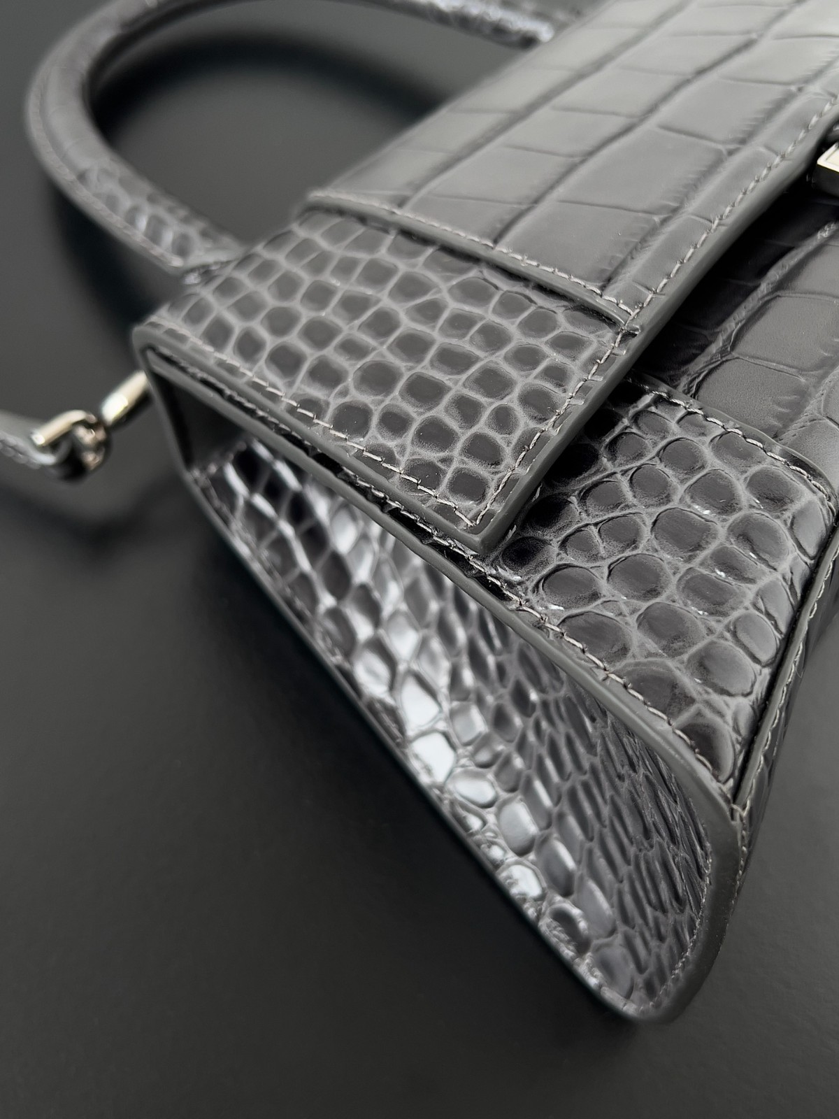 35 105#306-Balenciaga-Bags-2023SS