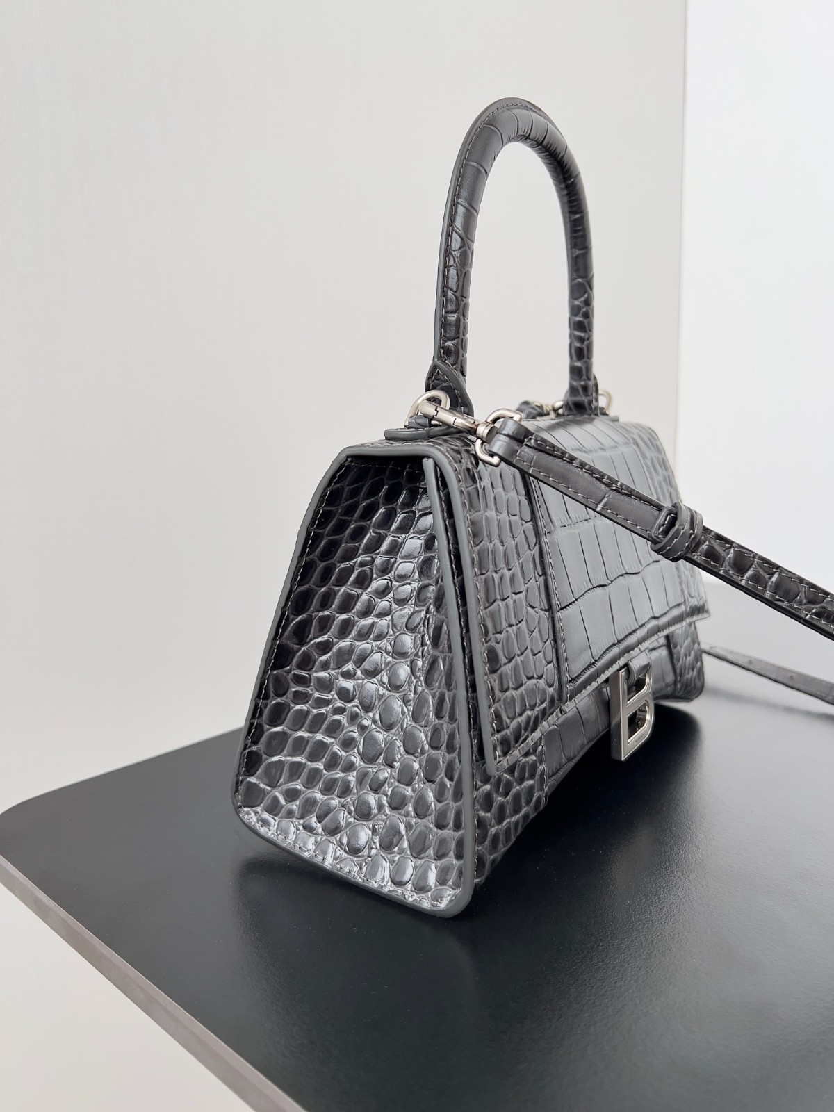 35 105#306-Balenciaga-Bags-2023SS