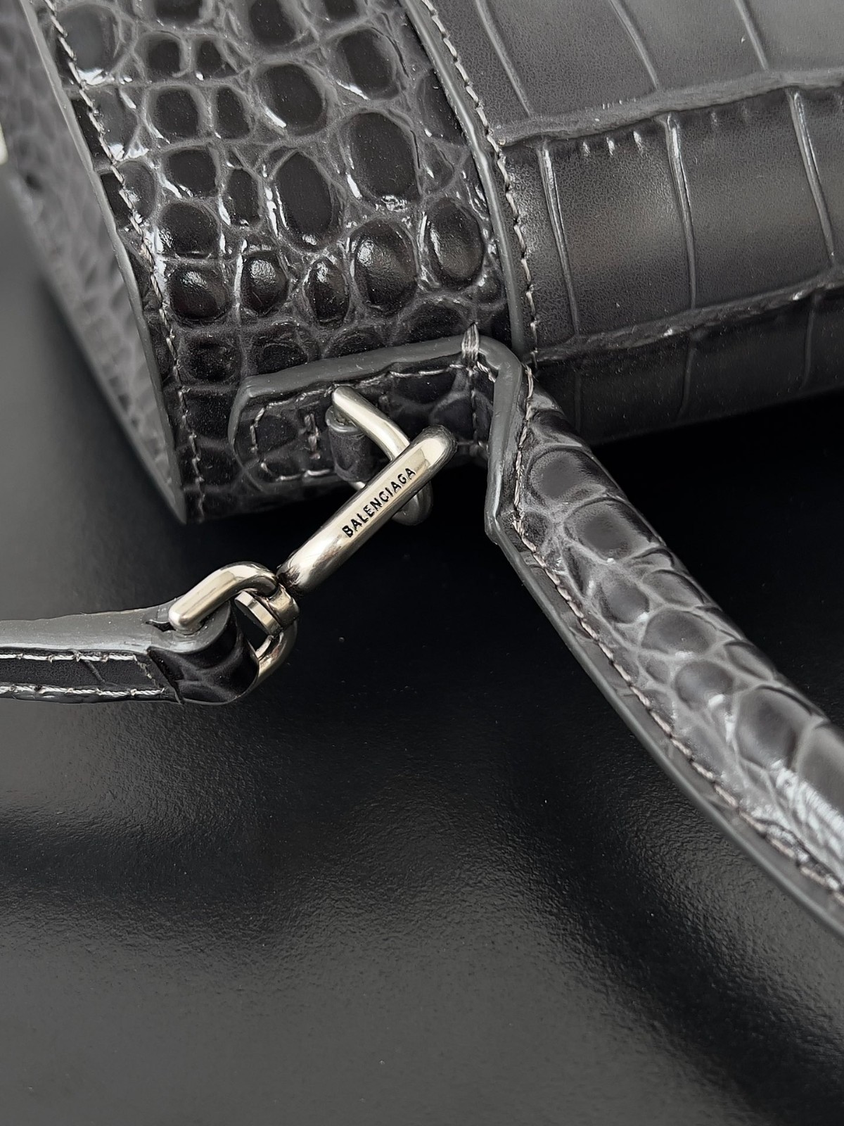 35 105#306-Balenciaga-Bags-2023SS