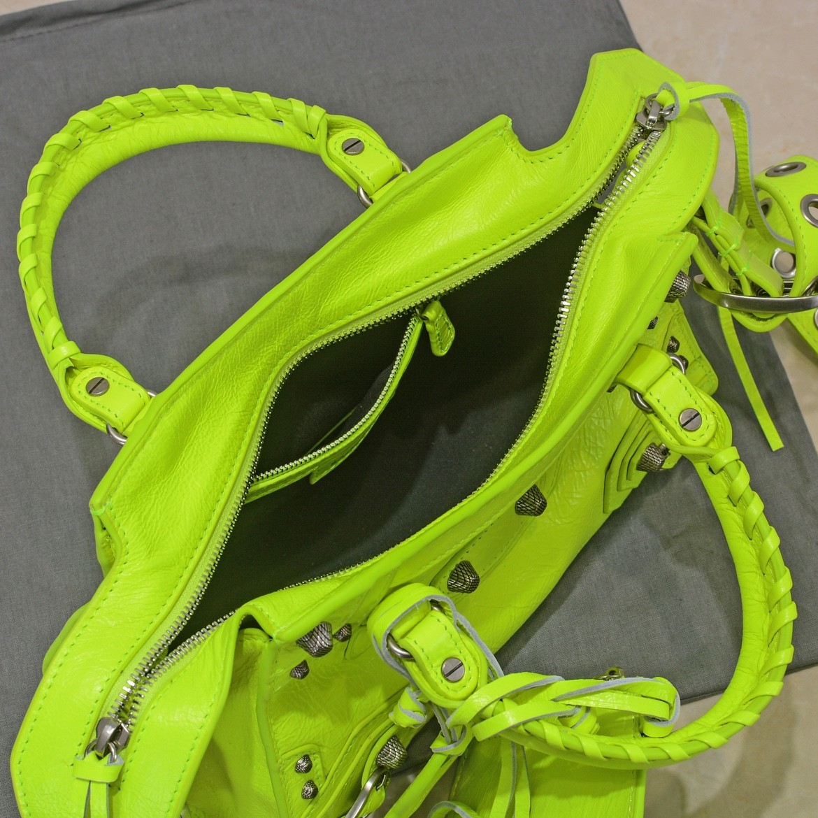 014 014#306-Balenciaga-Bags-02-2023SS