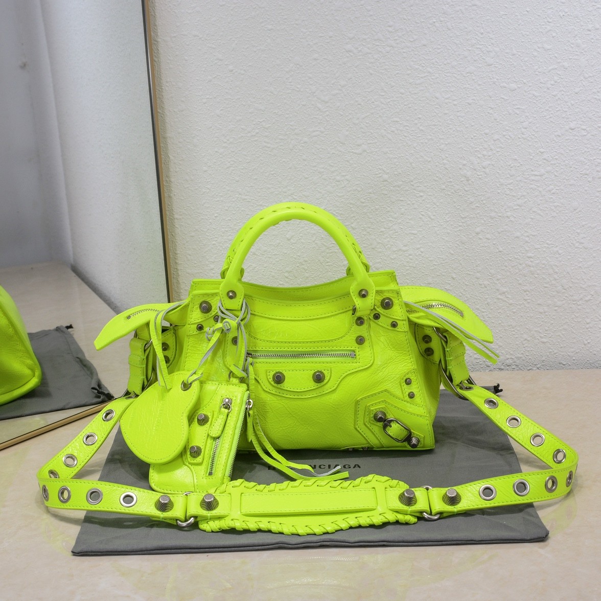 014 014#306-Balenciaga-Bags-02-2023SS