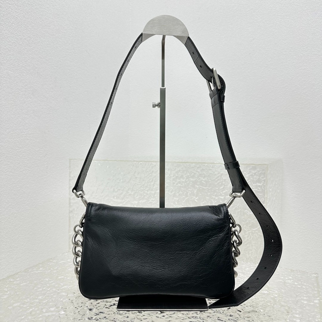 002 （23cm）（36cm）