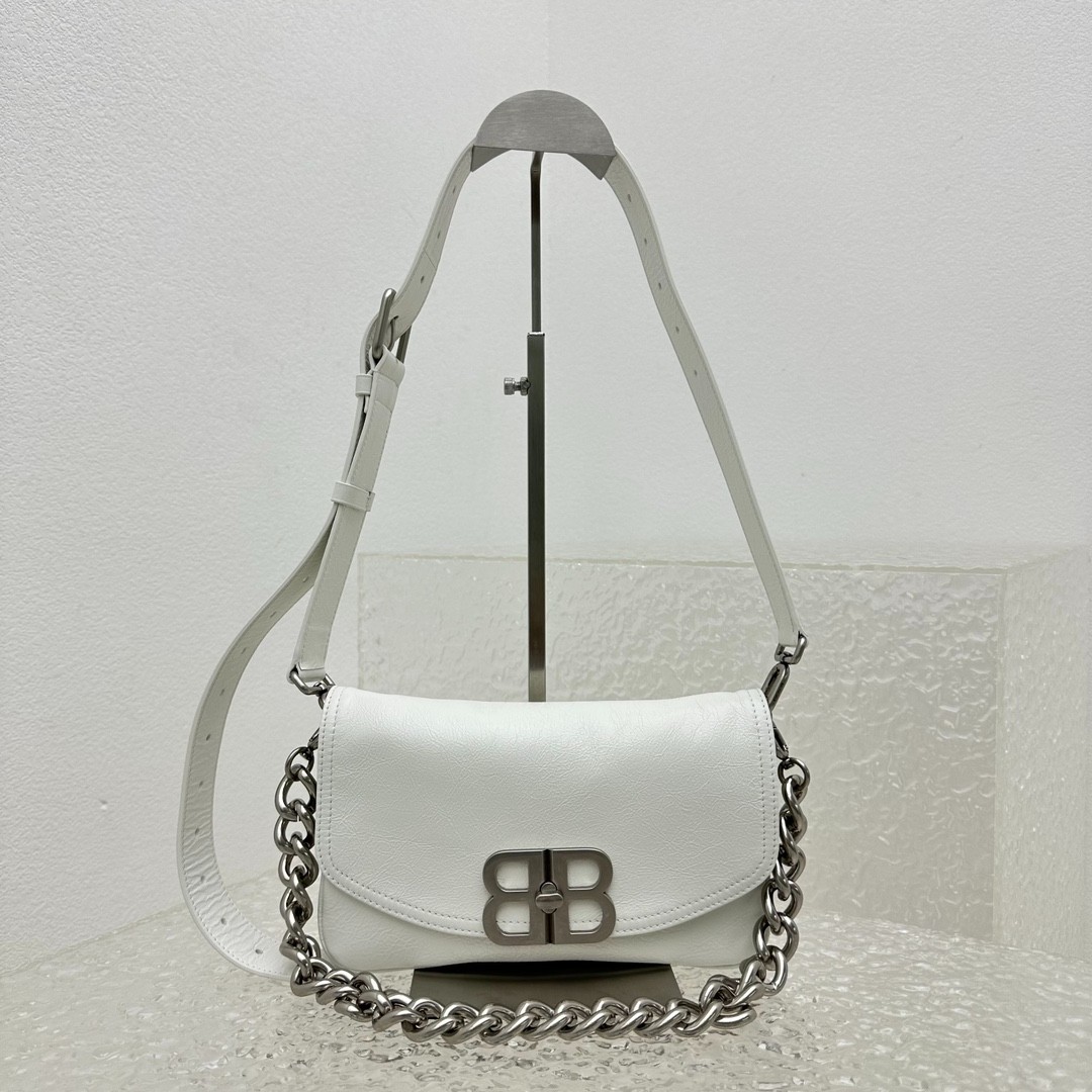 001 （23cm）（36cm）