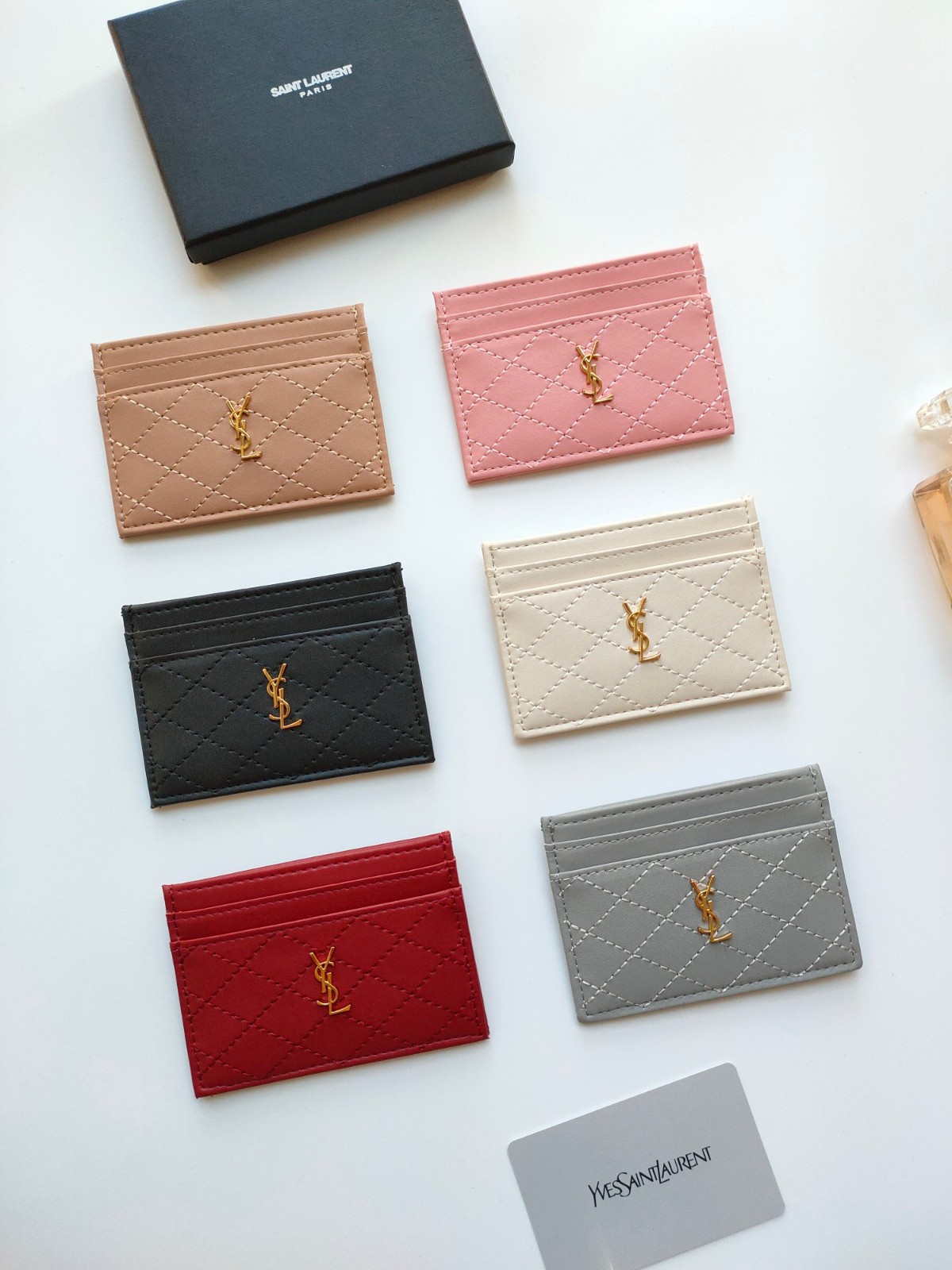 070 010#306-Wallets-01-2023SS