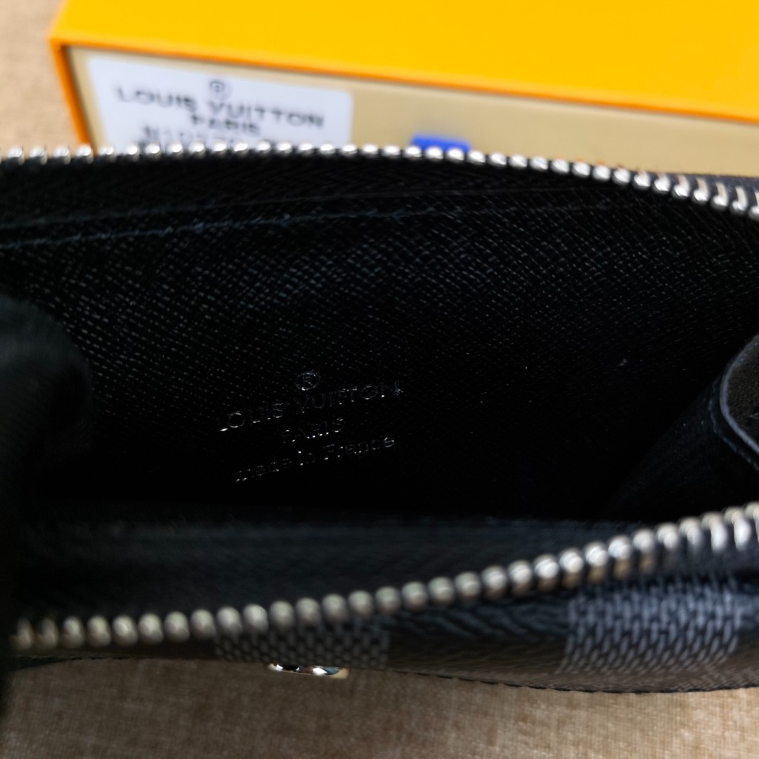 064 004#306-Wallets-01-2023SS