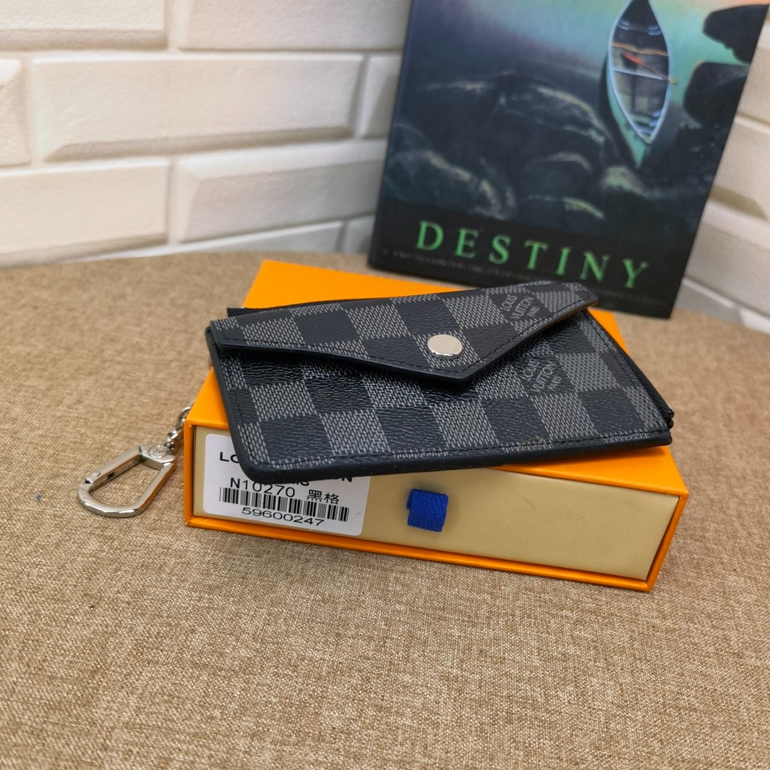 064 004#306-Wallets-01-2023SS