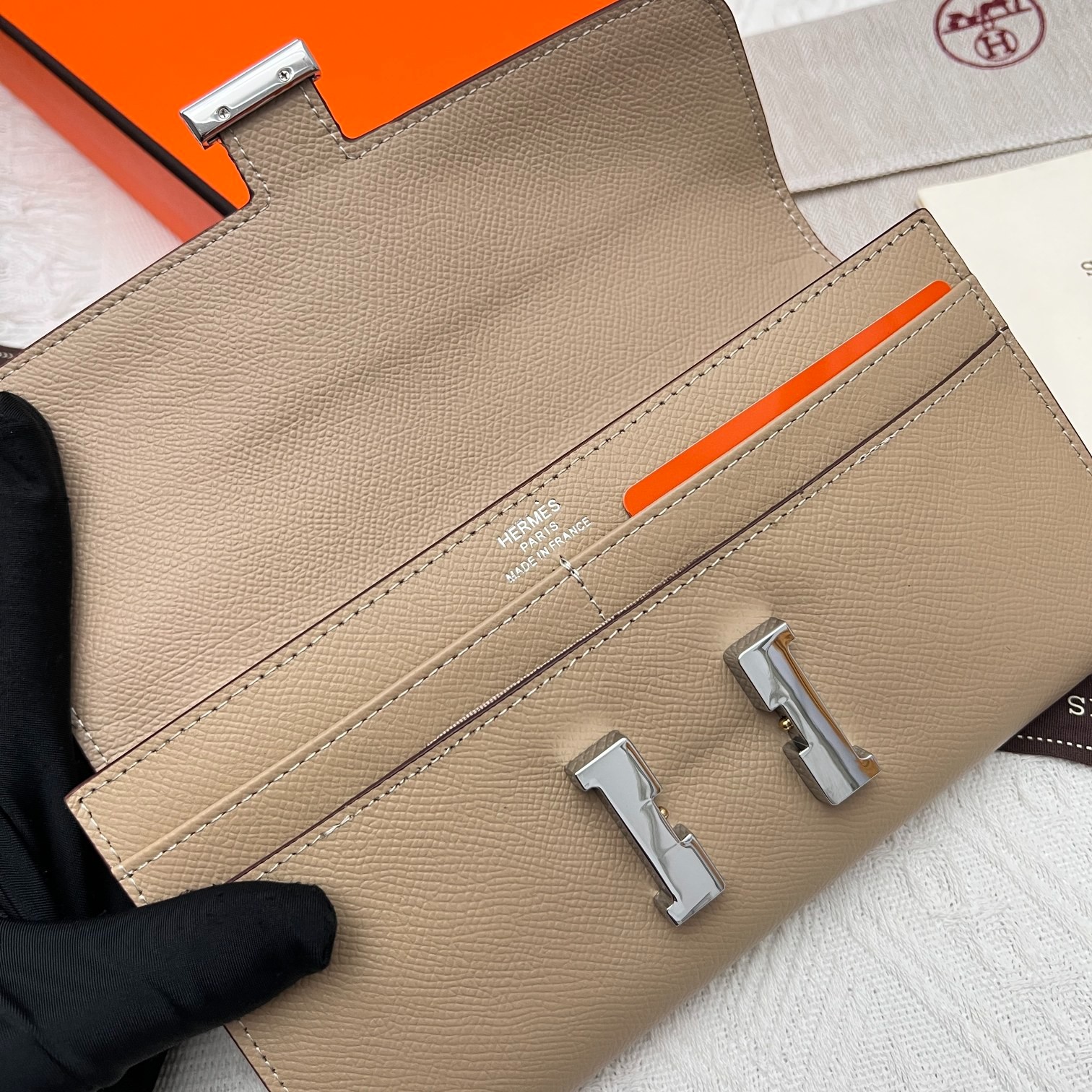054 053#306-Wallets-02-2023SS