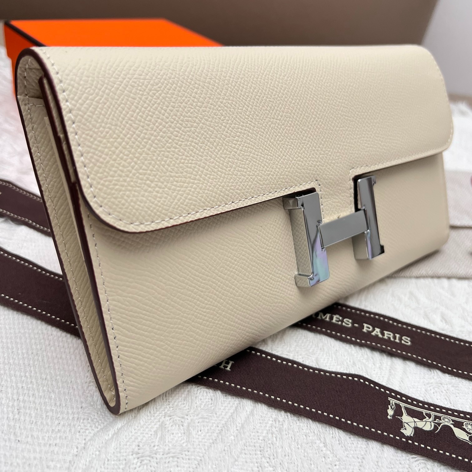 051 050#306-Wallets-02-2023SS