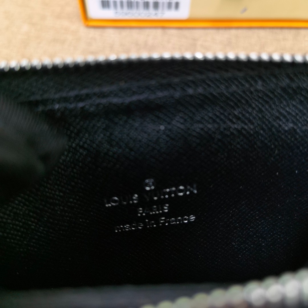 049 048#306-Wallets-02-2023SS