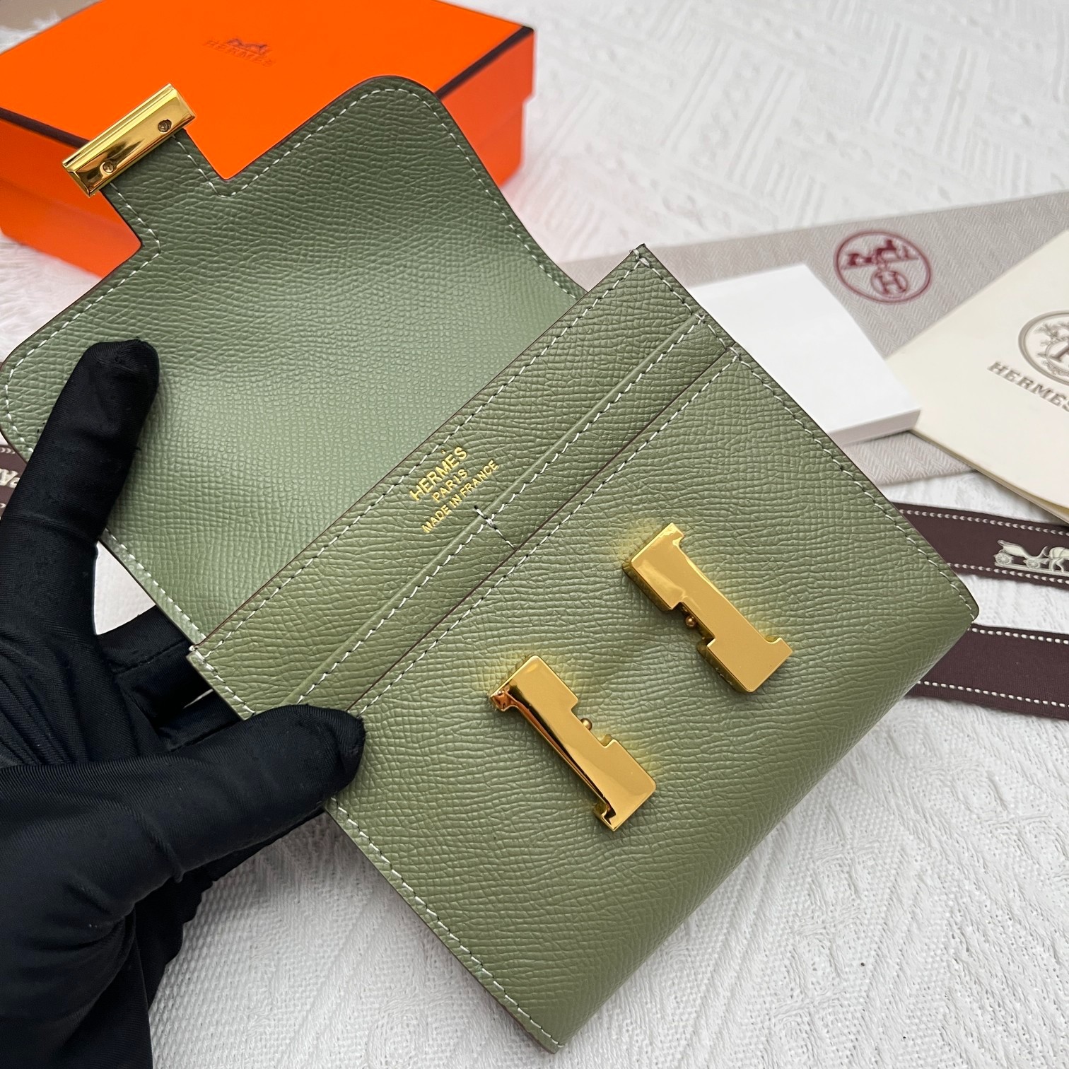 048 047#306-Wallets-02-2023SS