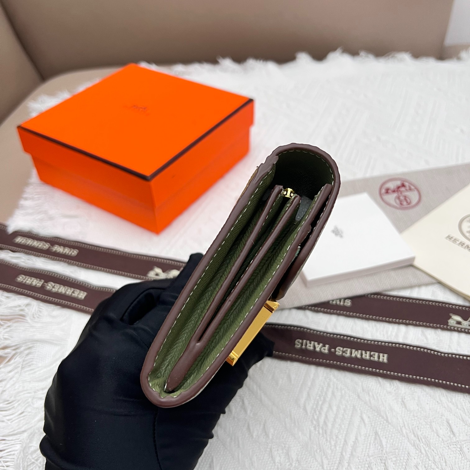 048 047#306-Wallets-02-2023SS