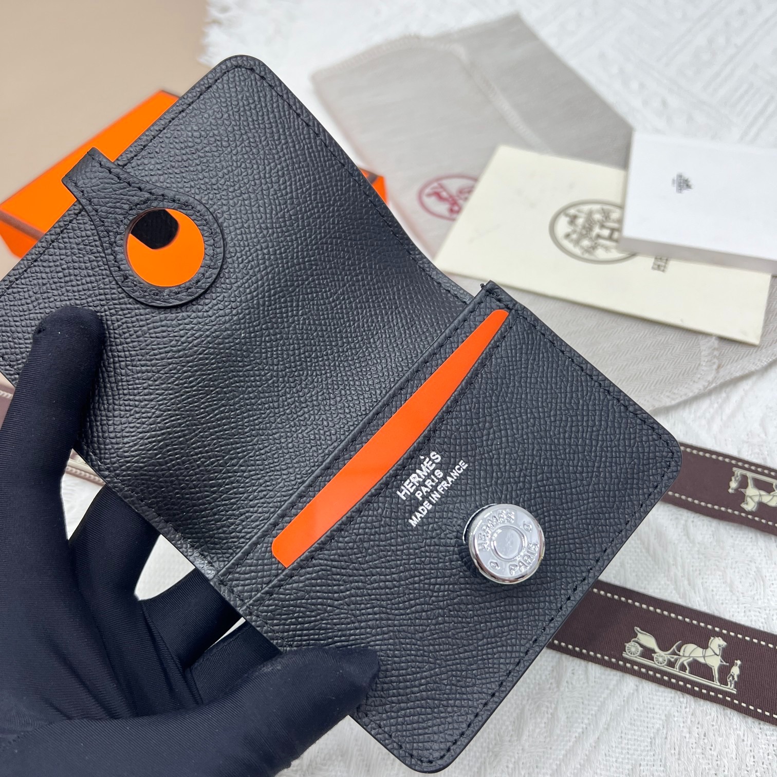 044 043#306-Wallets-02-2023SS