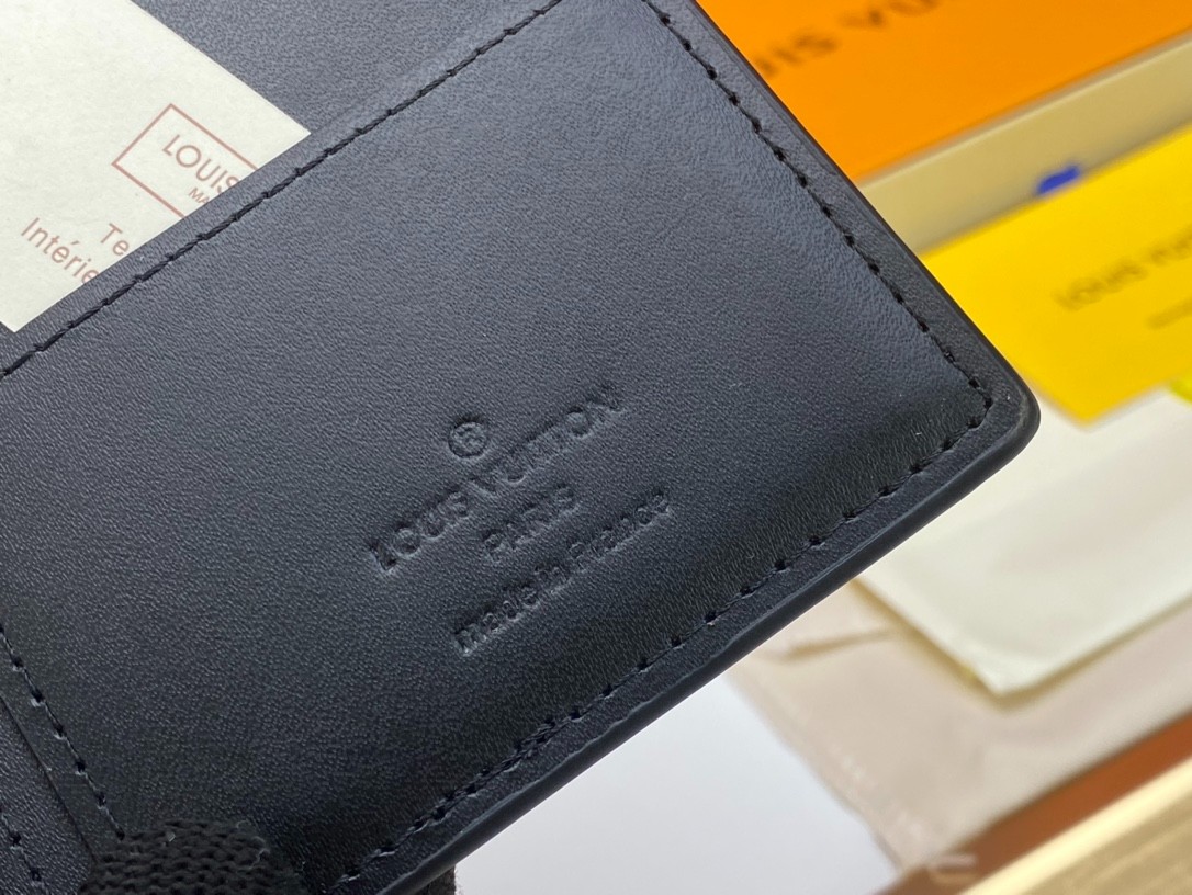 043 042#306-Wallets-02-2023SS