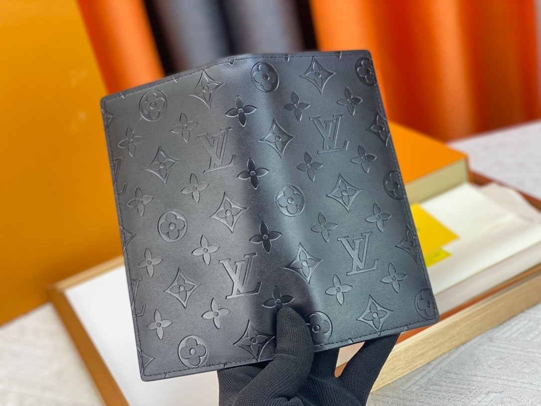 043 042#306-Wallets-02-2023SS