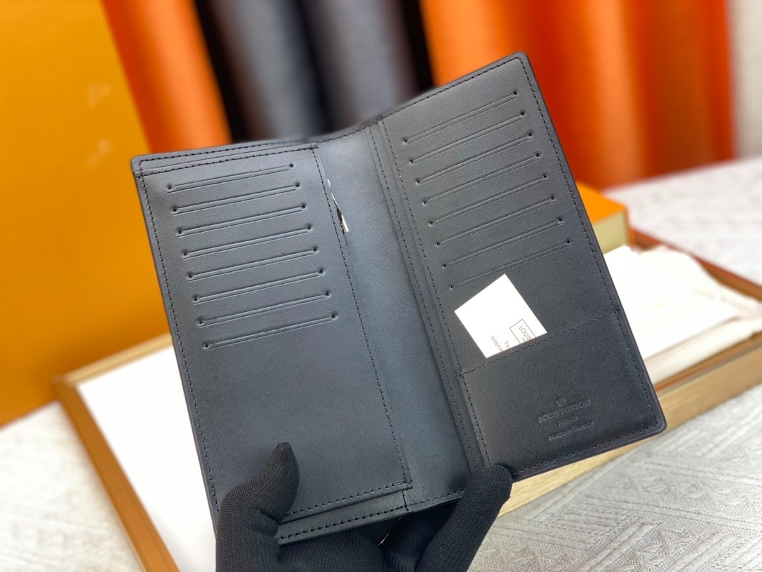 043 042#306-Wallets-02-2023SS