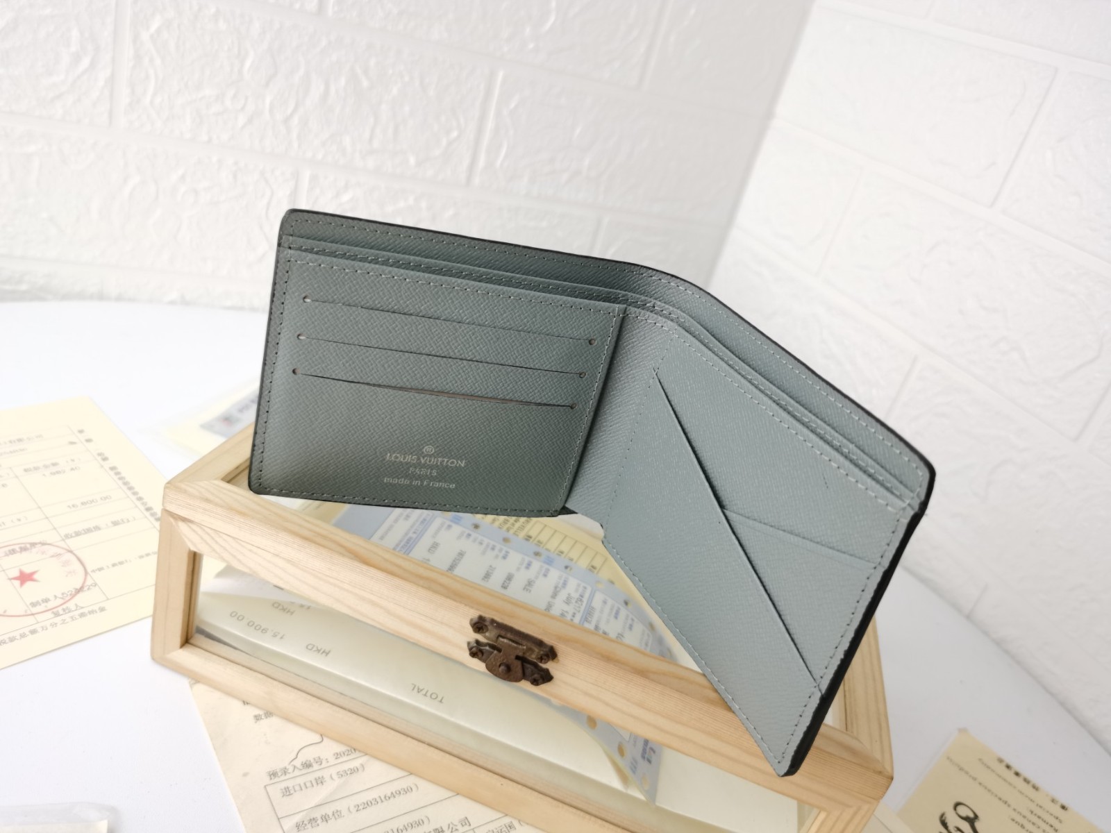 042 041#306-Wallets-02-2023SS