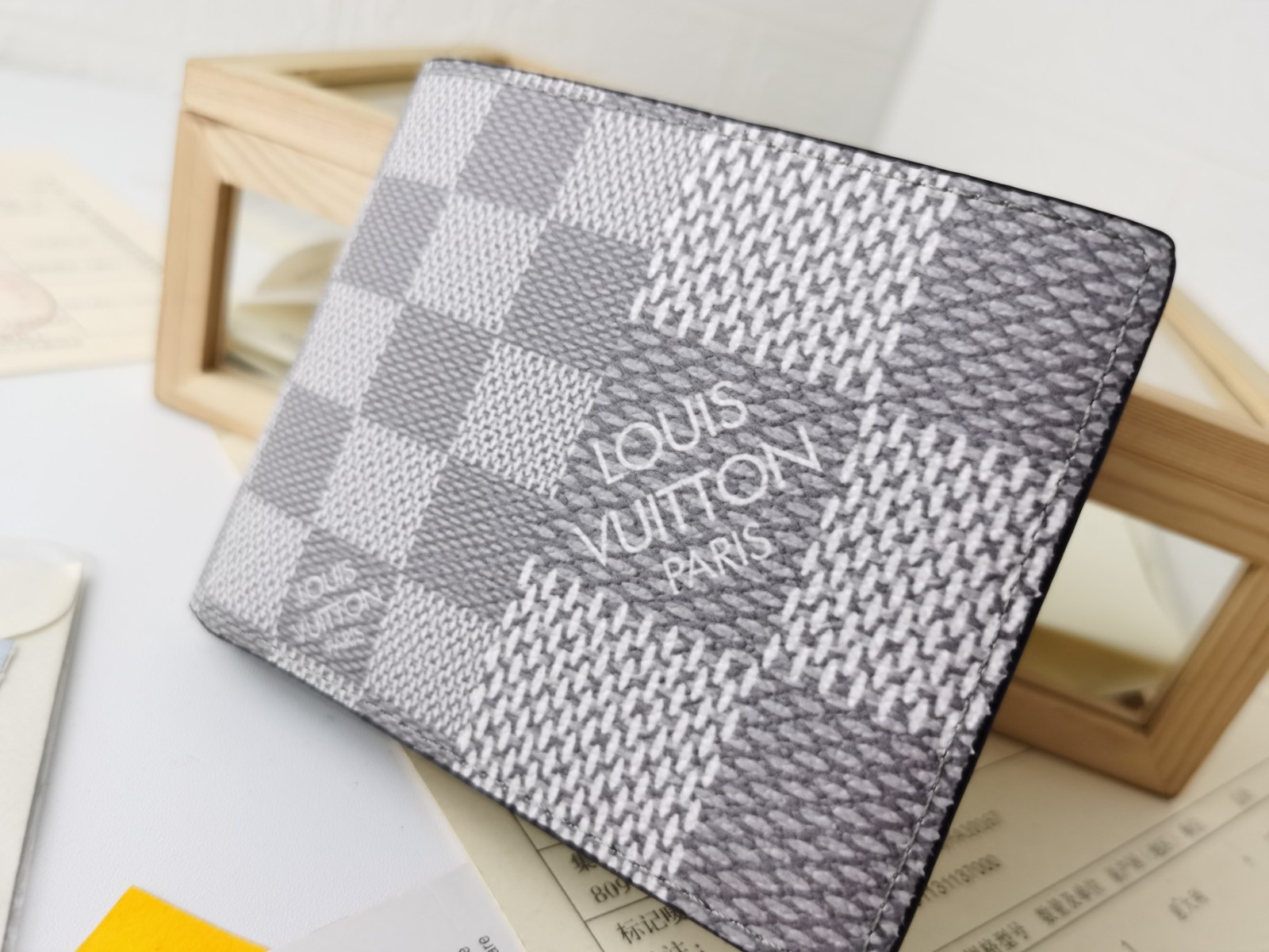 042 041#306-Wallets-02-2023SS