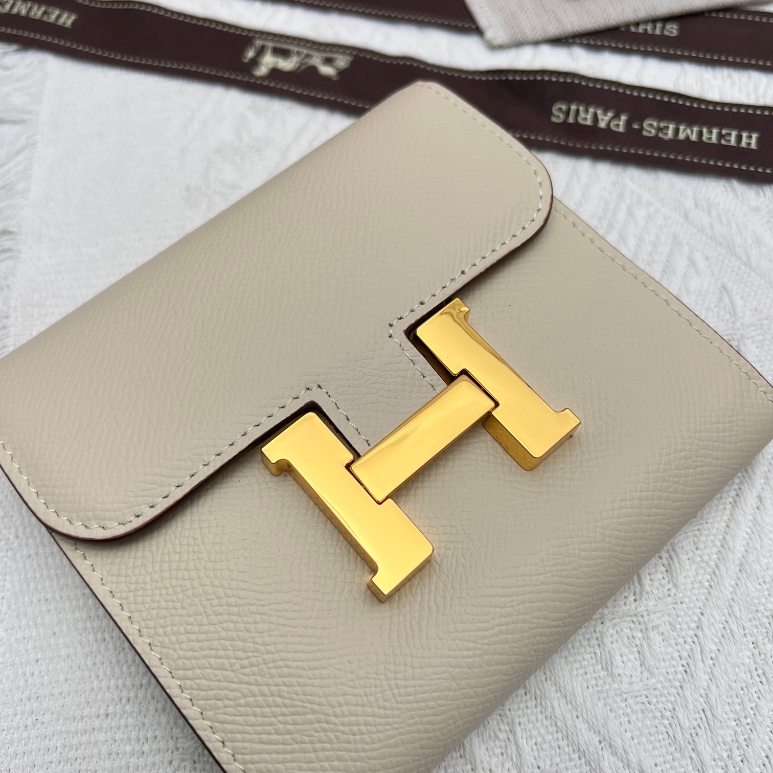 041 040#306-Wallets-02-2023SS