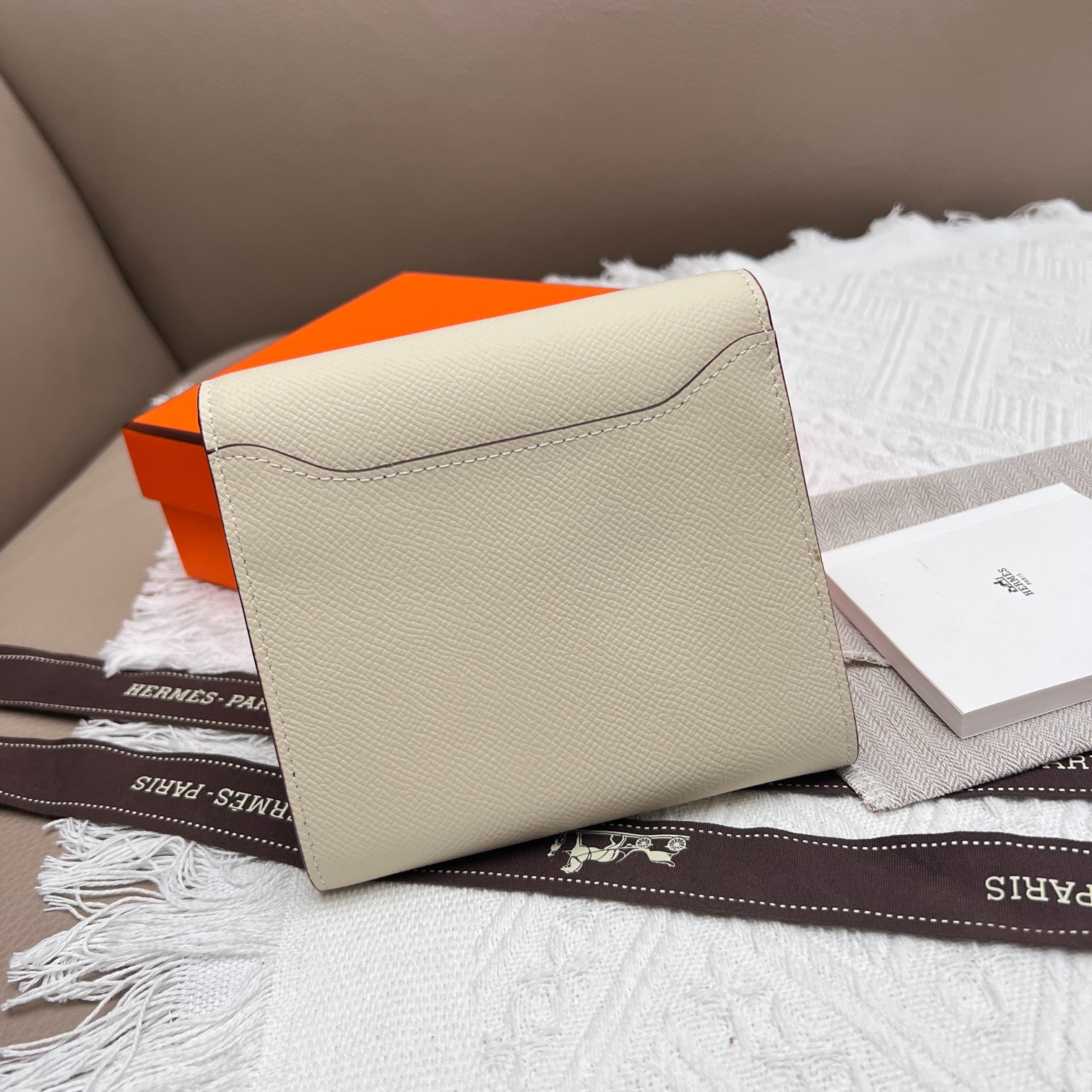 041 040#306-Wallets-02-2023SS