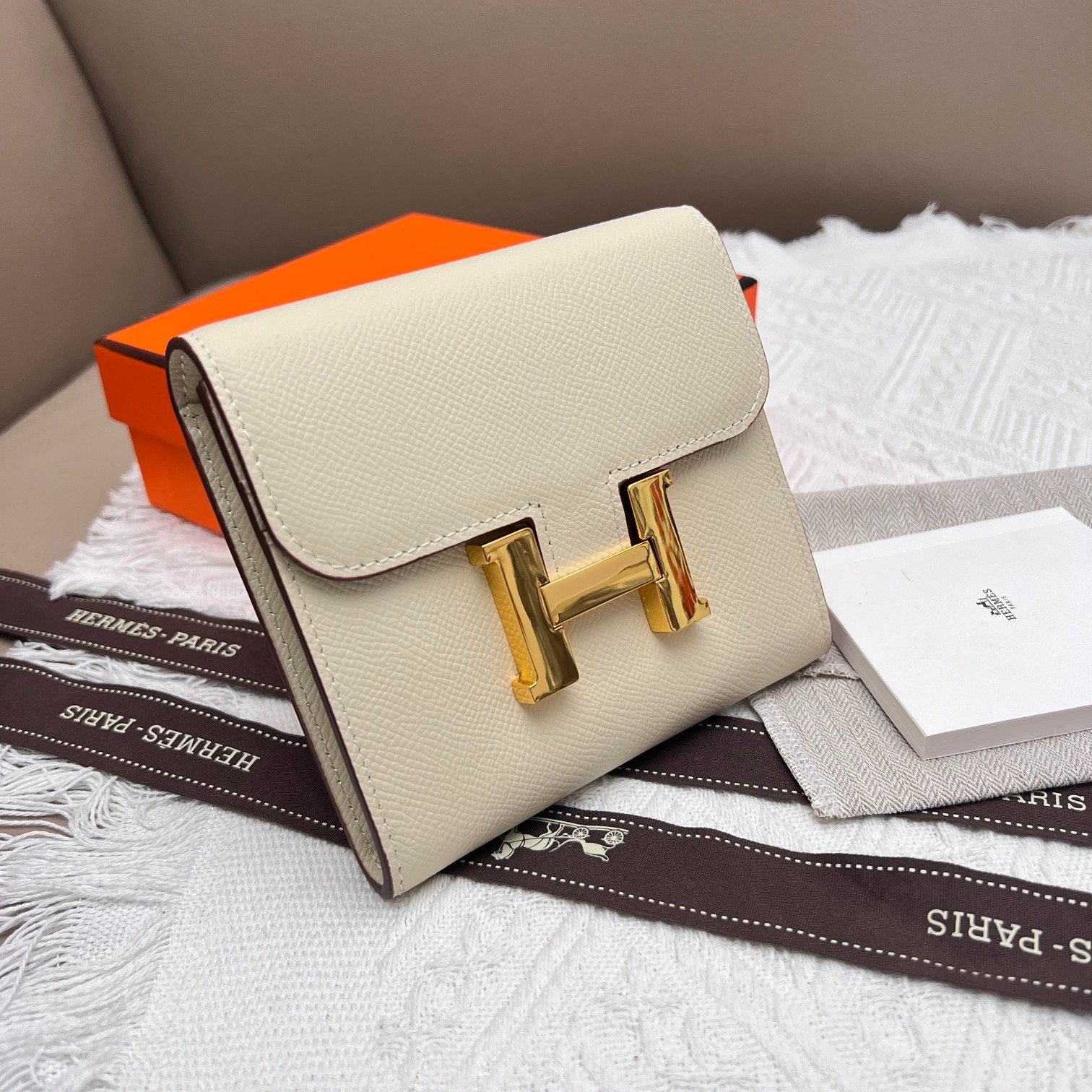 041 040#306-Wallets-02-2023SS