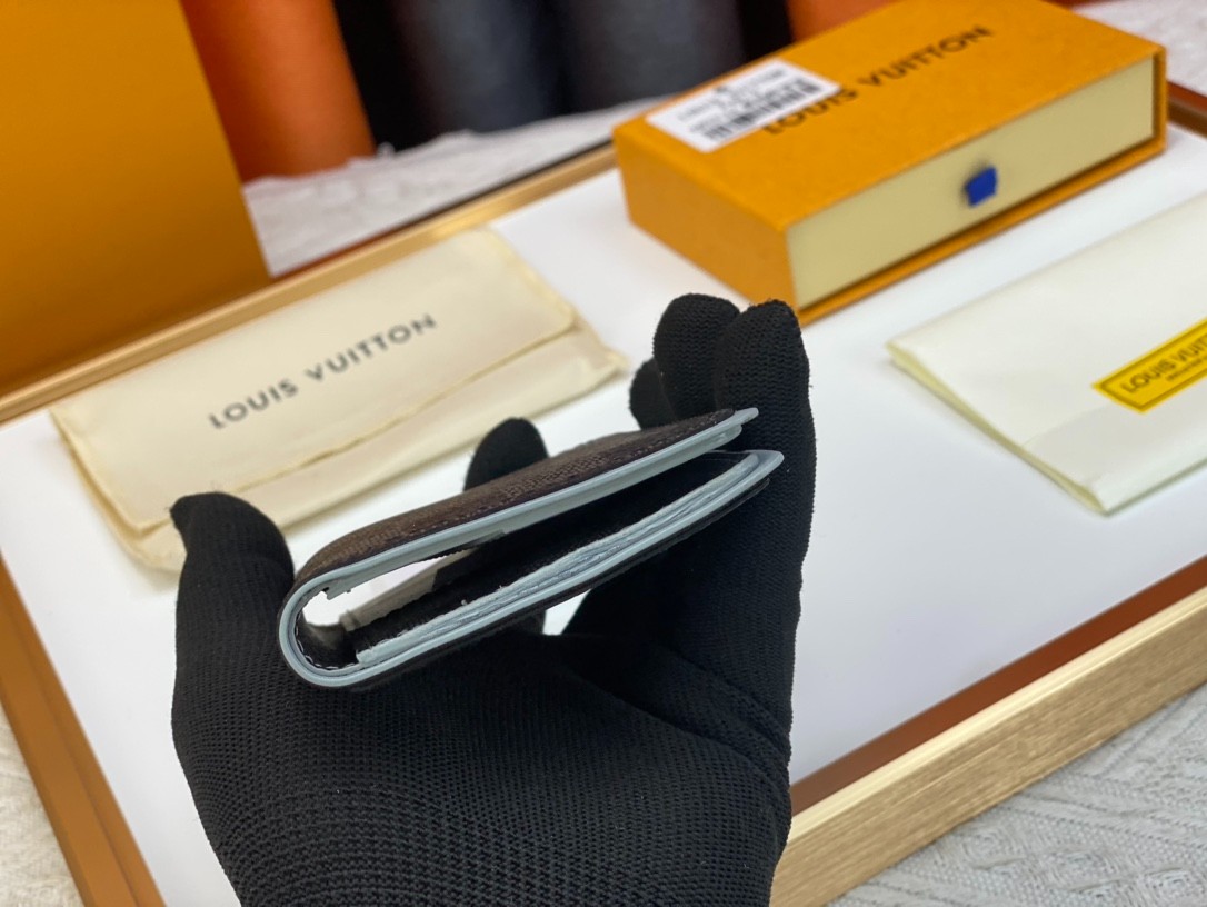 028 027#306-Wallets-02-2023SS