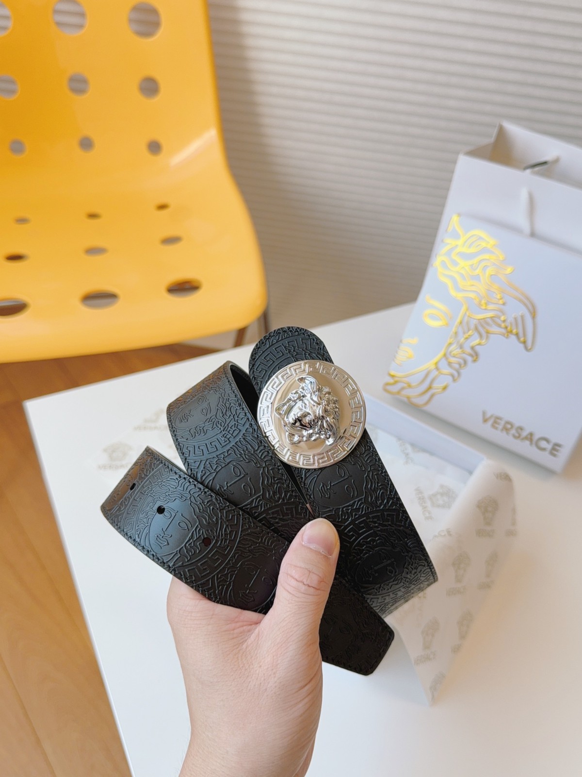 26 Ver sace Belt
