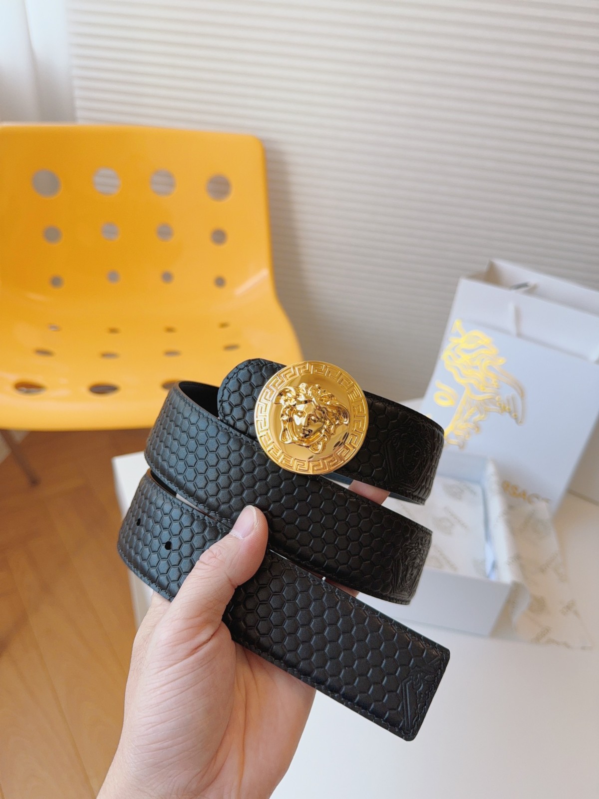 26 Ver sace Belt