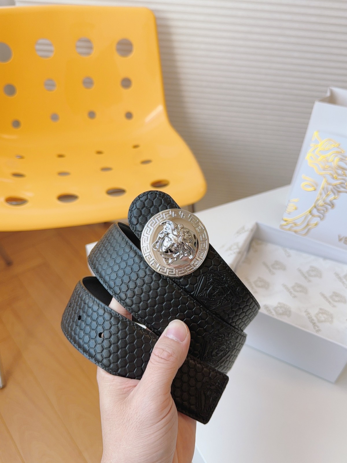 26 Ver sace Belt
