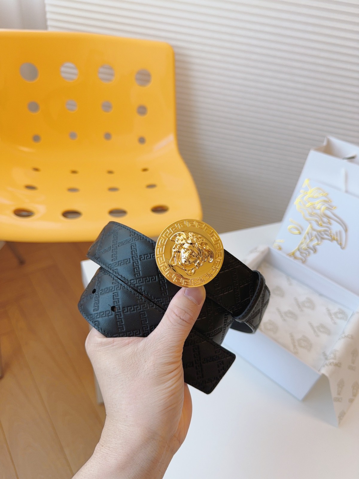 26 Ver sace Belt