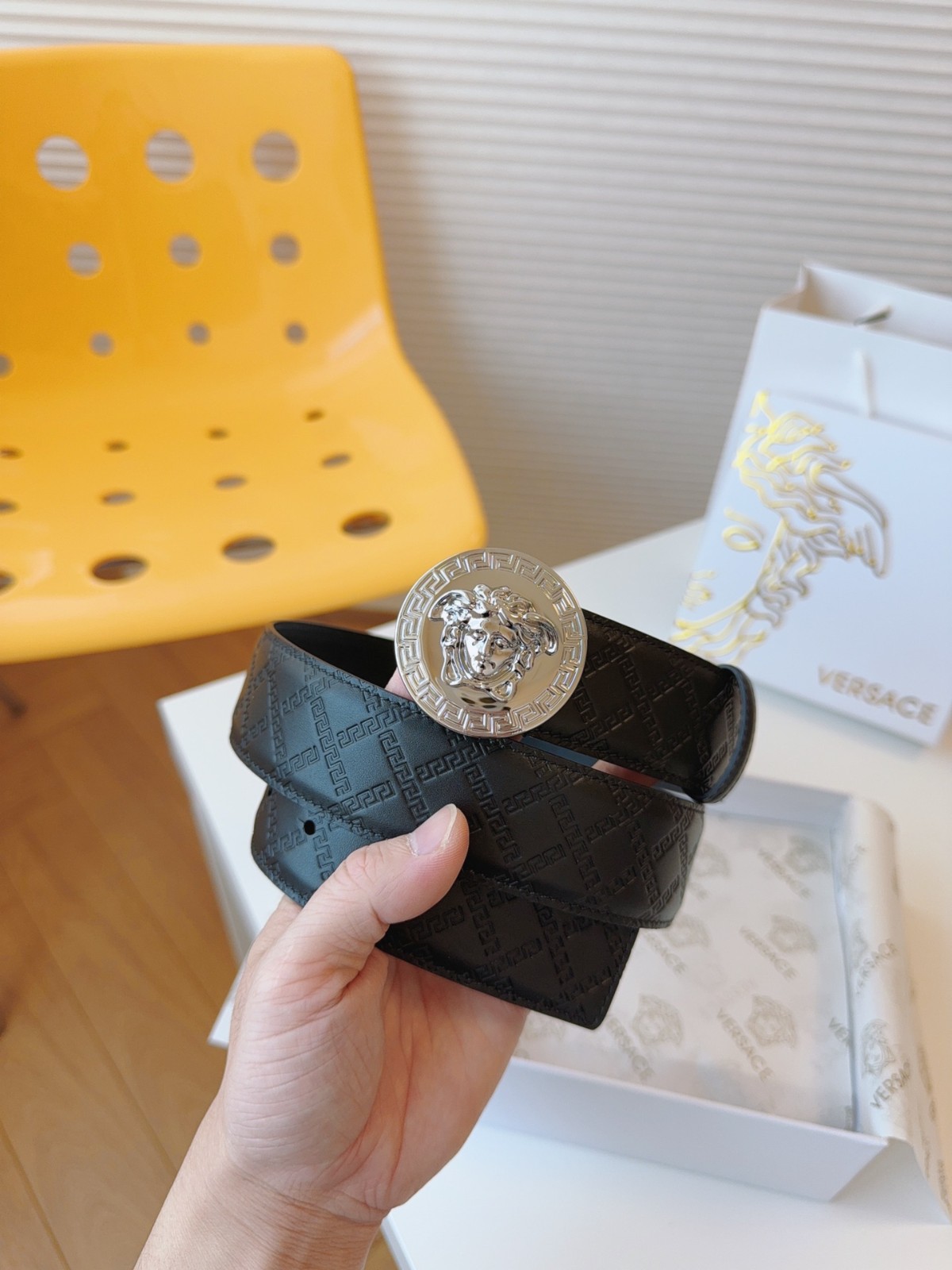 26 Ver sace Belt