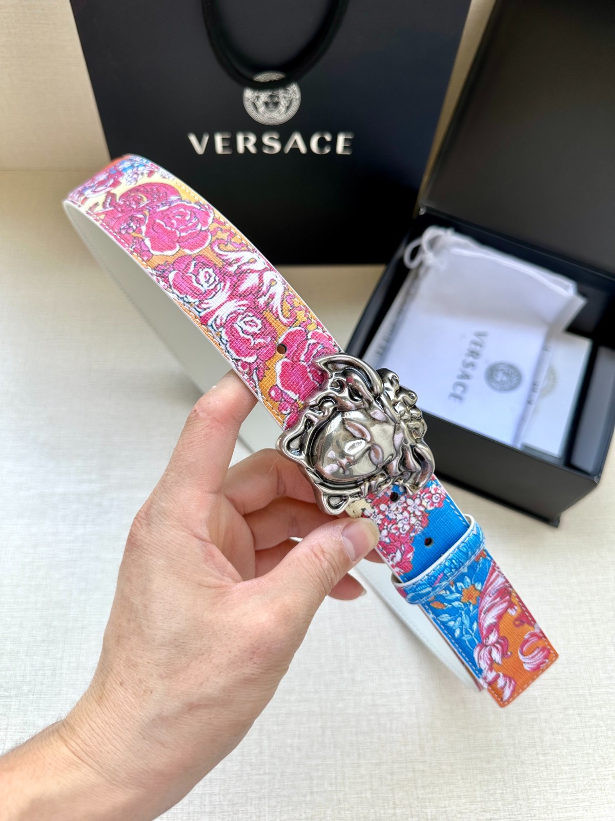26 Ver sace Belt
