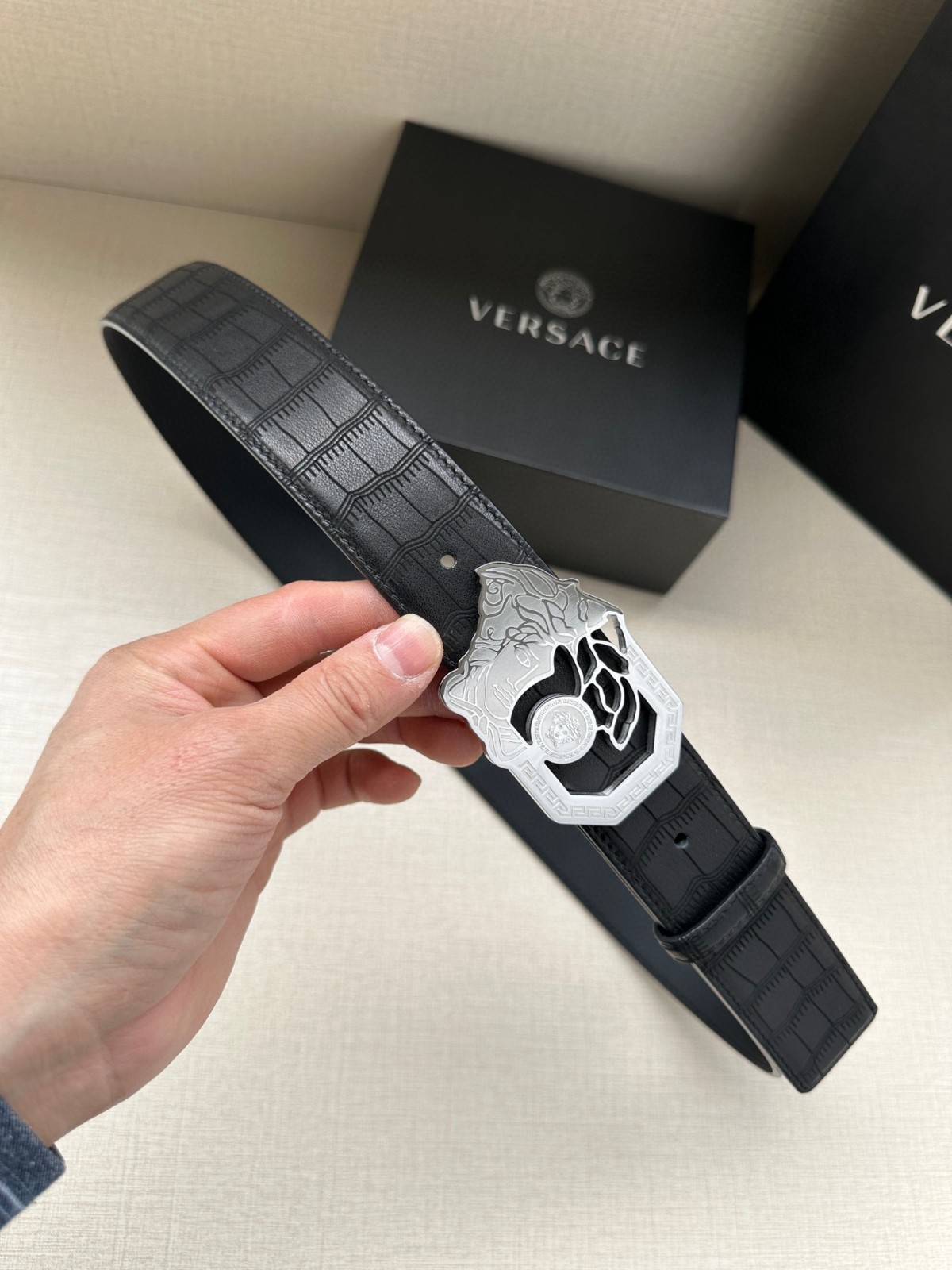26 Ver sace Belt