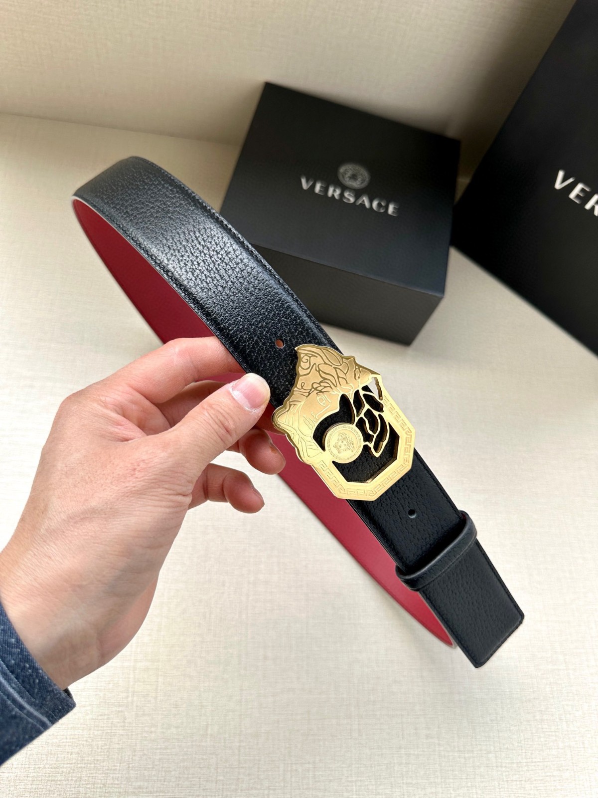 26 Ver sace Belt