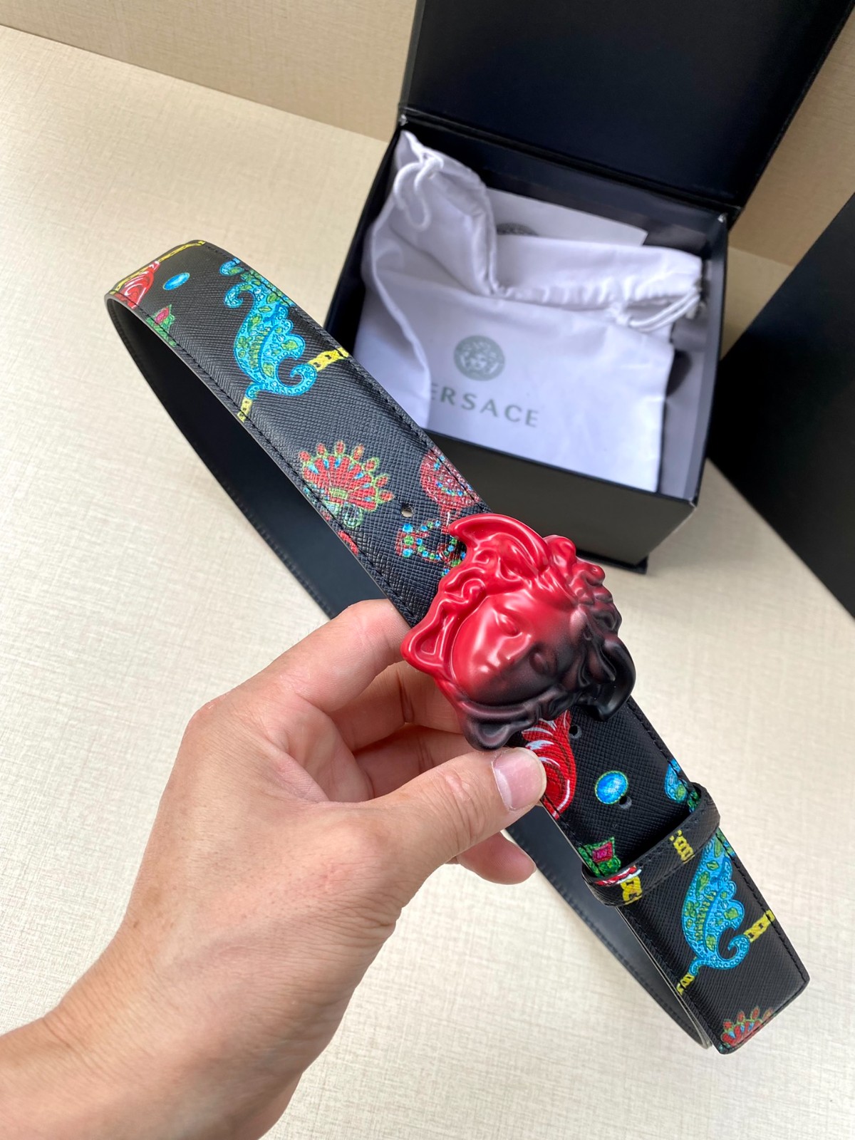26 Ver sace Belt