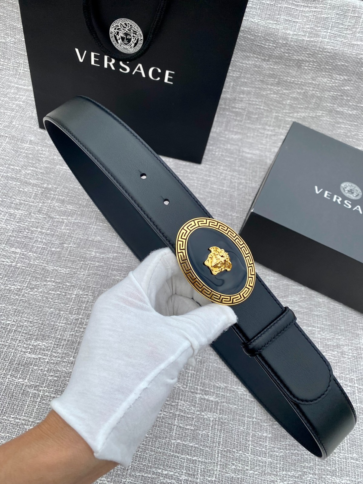 26 Ver sace Belt