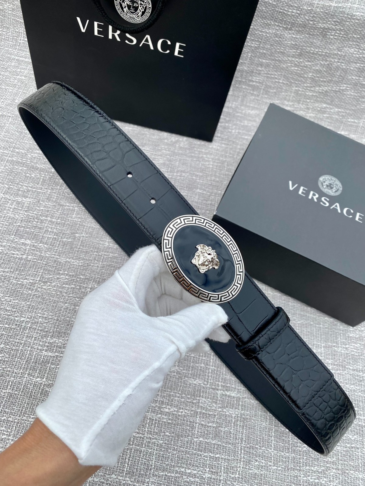 26 Ver sace Belt