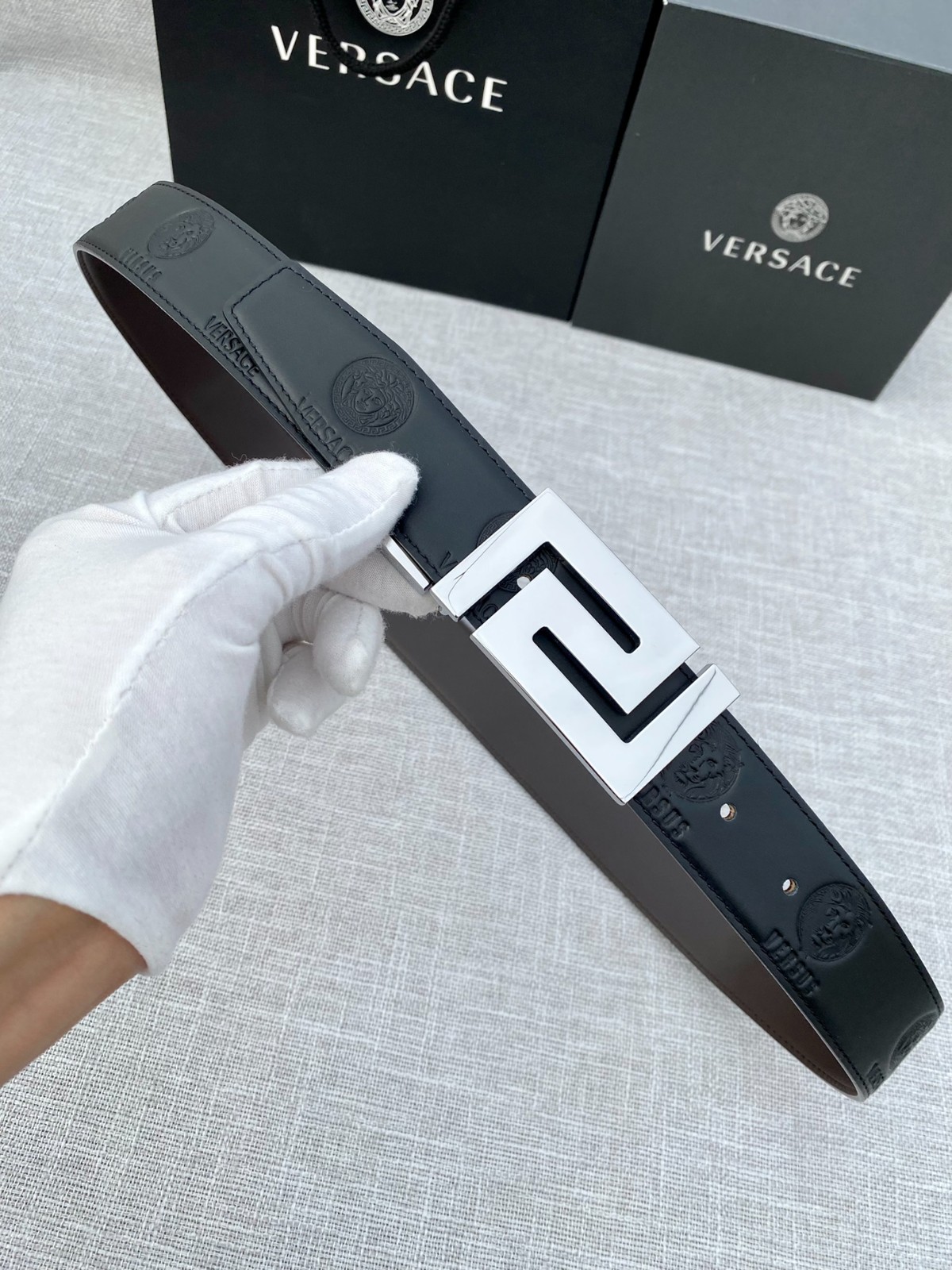 26 Ver sace Belt