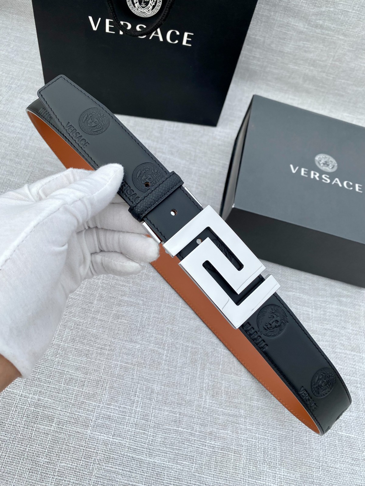 26 Ver sace Belt