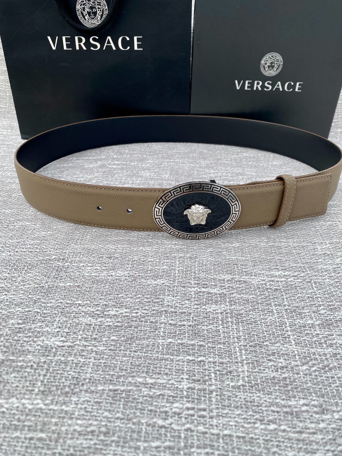 26 Ver sace Belt