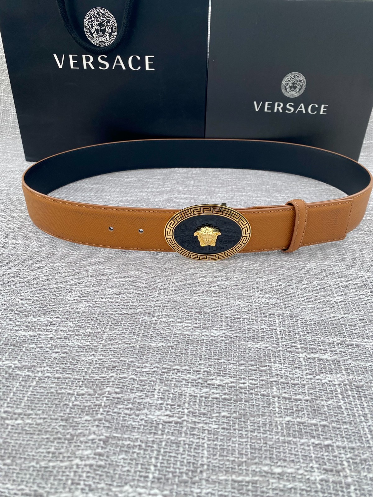 26 Ver sace Belt