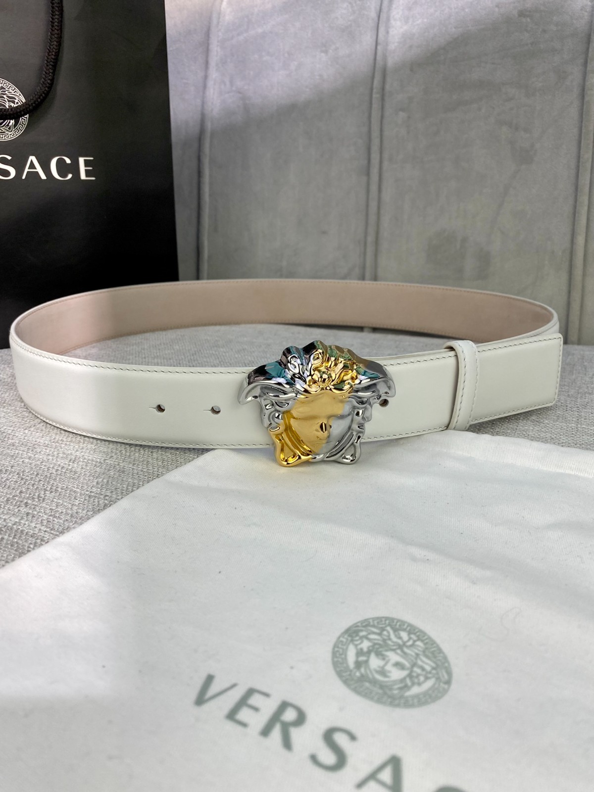 26 Ver sace Belt